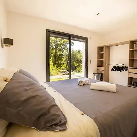 Cannes Hills Lovely Pool & Garden Villa