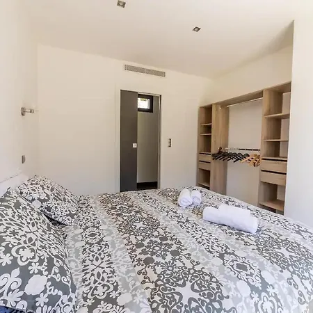 Cannes Hills Lovely Pool & Garden Villa *